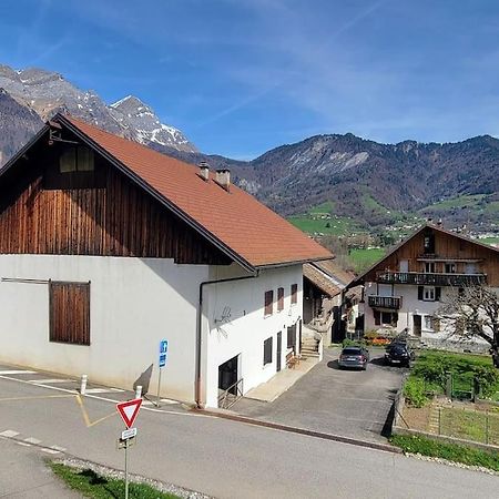 Superbe Appartement T2 Climatise, Idealement Situe Ugine Exterior photo